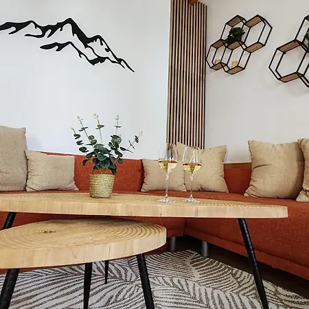 Апартаменты Everest *